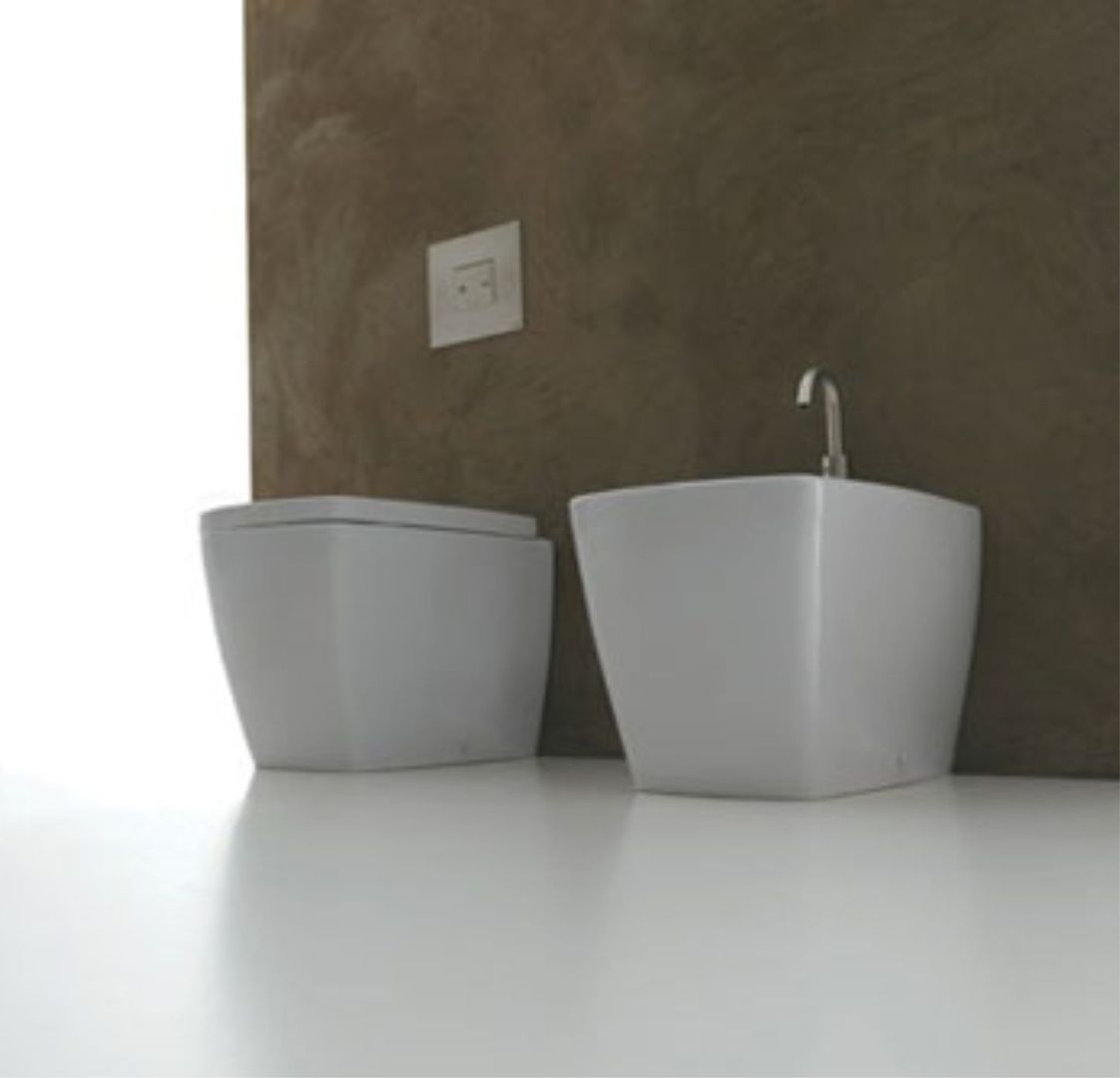 Louças Sanitárias de Chão, Smile Bath S.A. Smile Bath S.A. Modern bathroom Ceramic Toilets