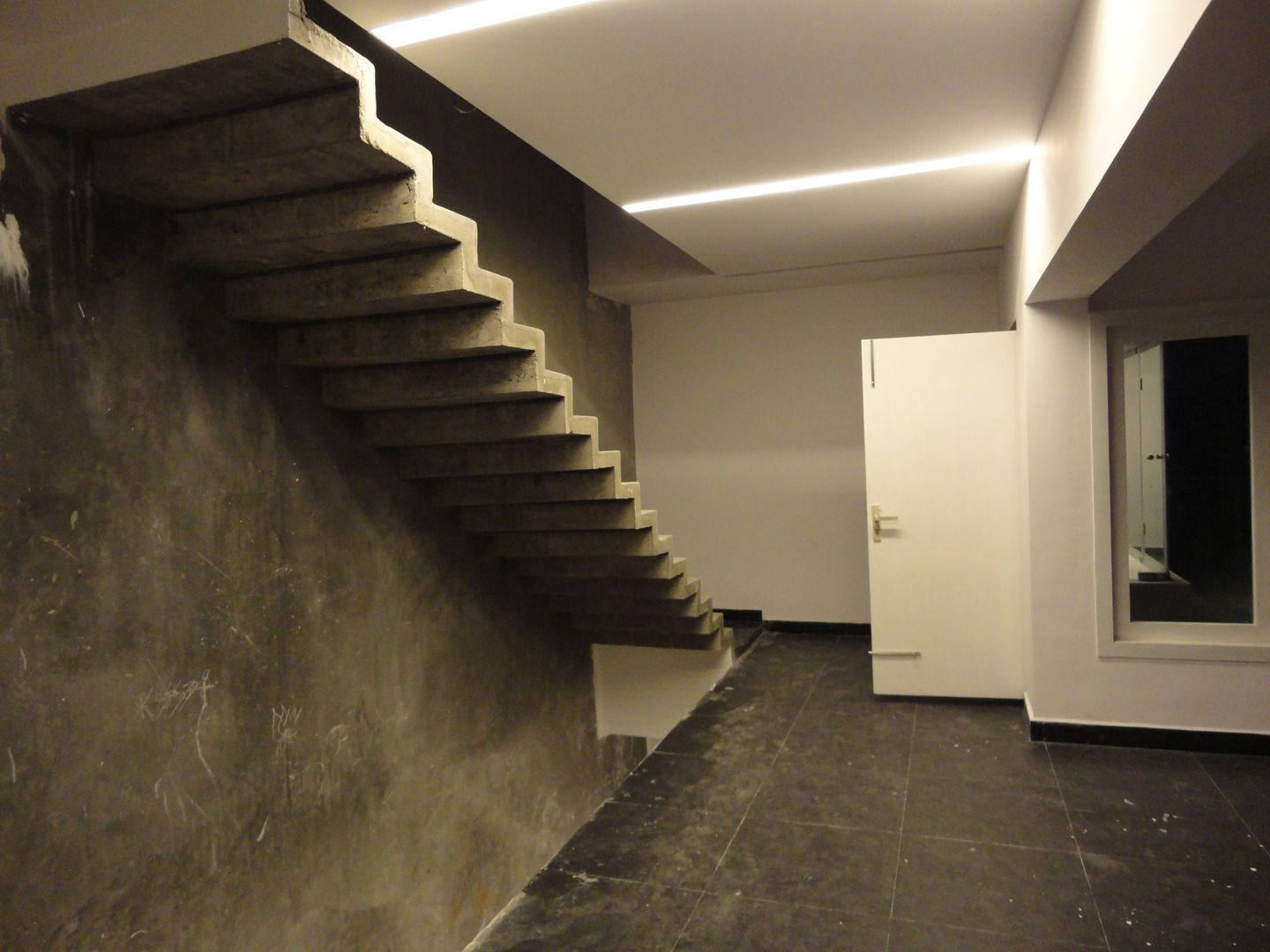 homify Minimalist corridor, hallway & stairs