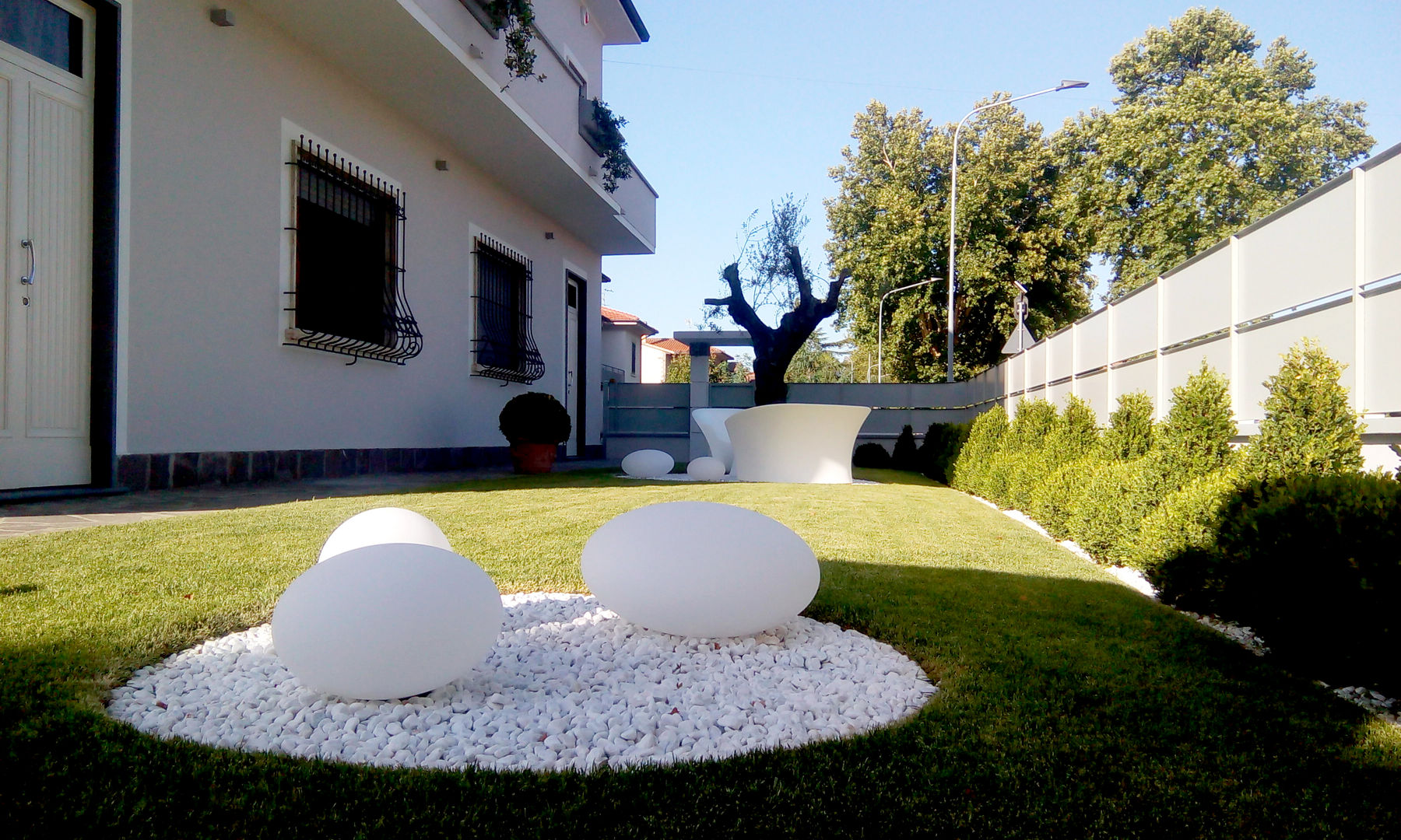 casa RS, msplus architettura msplus architettura Front yard Granite