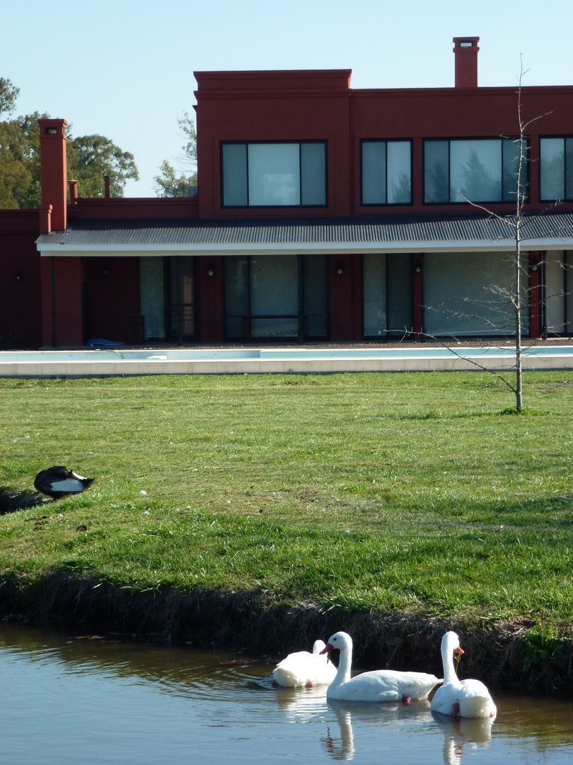 Diseño y Construcción de Casa en Haras San Pablo por Estudio Dillon Terzaghi Arquitectura, Estudio Dillon Terzaghi Arquitectura - Pilar Estudio Dillon Terzaghi Arquitectura - Pilar Country house