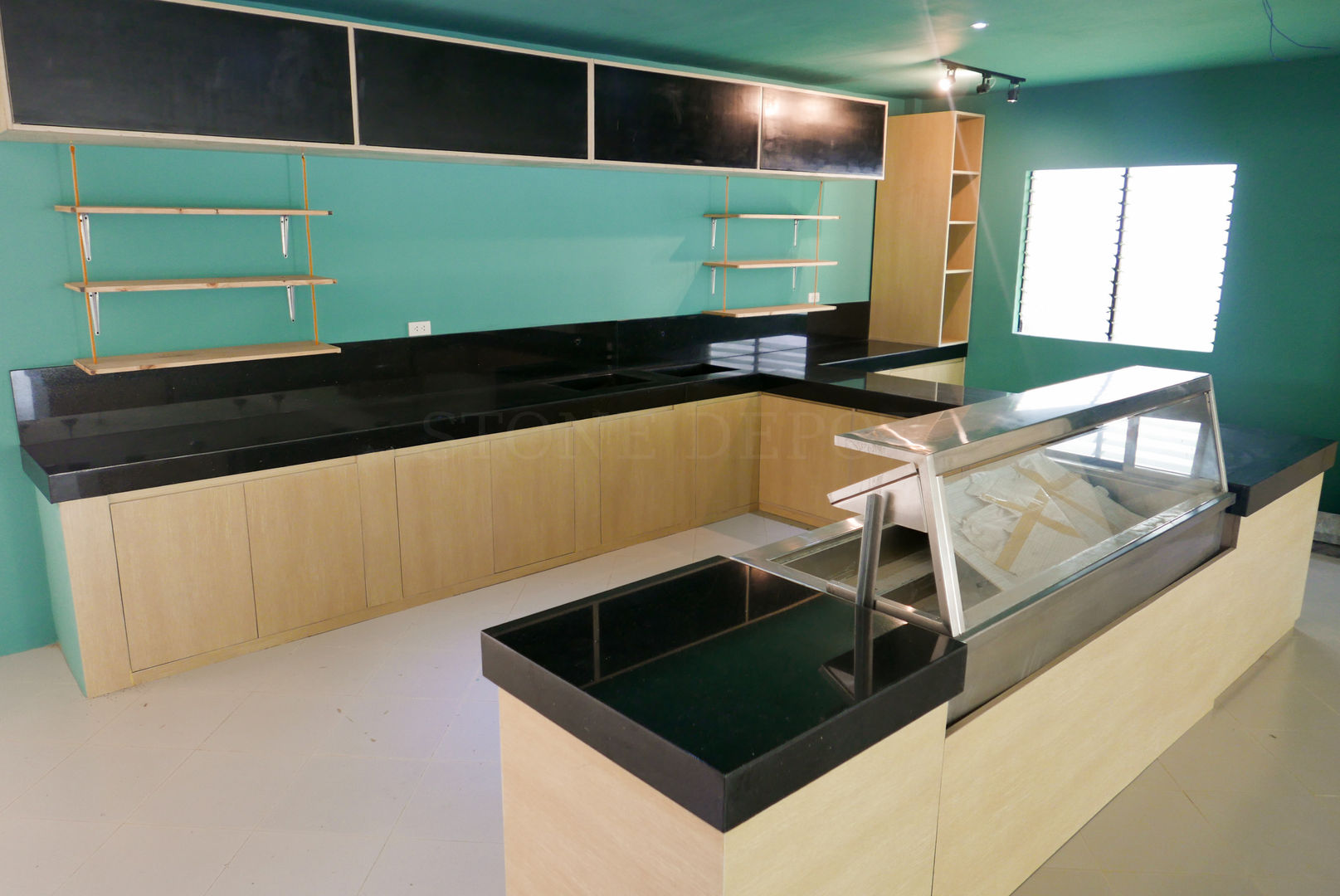 Black Galaxy Granite Kitchen Countertop in Toledo City, Stone Depot Stone Depot Cocinas de estilo moderno