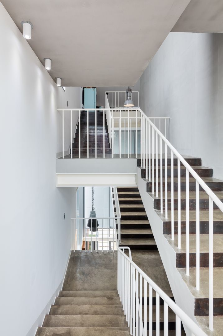 아뜰리에 채연, L'eau Design L'eau Design Stairs