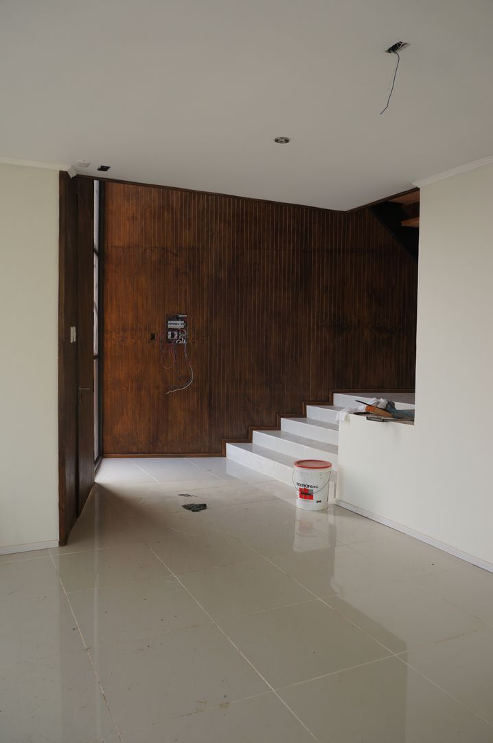 Vivienda el Romero , Uno Arquitectura Uno Arquitectura Modern Corridor, Hallway and Staircase Wood Wood effect