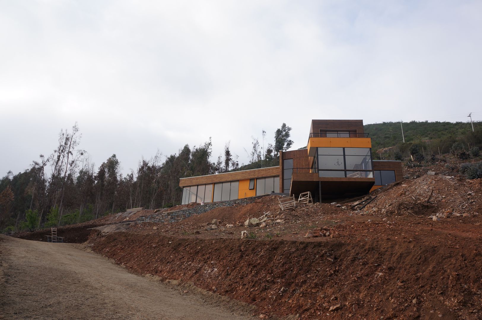 Vista a fachada. Uno Arquitectura Fincas Madera Acabado en madera