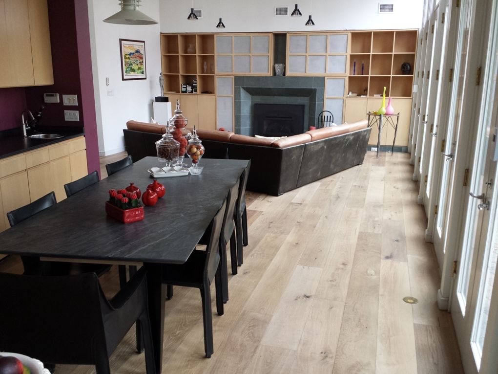 6" White Oak with radiant heat installation, Shine Star Flooring Shine Star Flooring Salas de estar clássicas