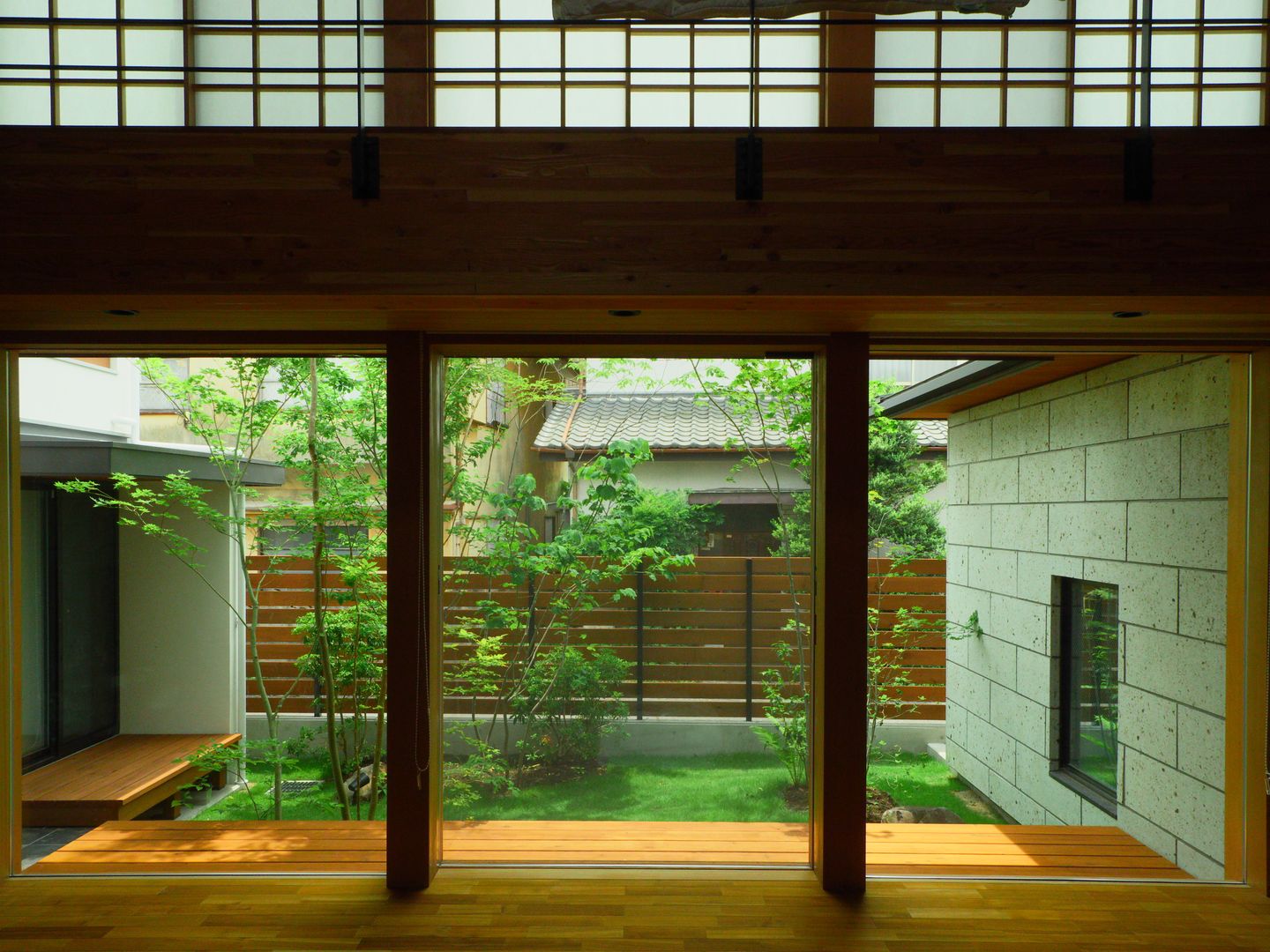 CASA Mi家, かんばら設計室 かんばら設計室 Modern garden Stone