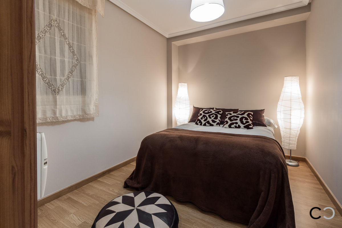 Home Staging en casa de Carina - Vilaboa - Galicia, CCVO Design and Staging CCVO Design and Staging Modern style bedroom