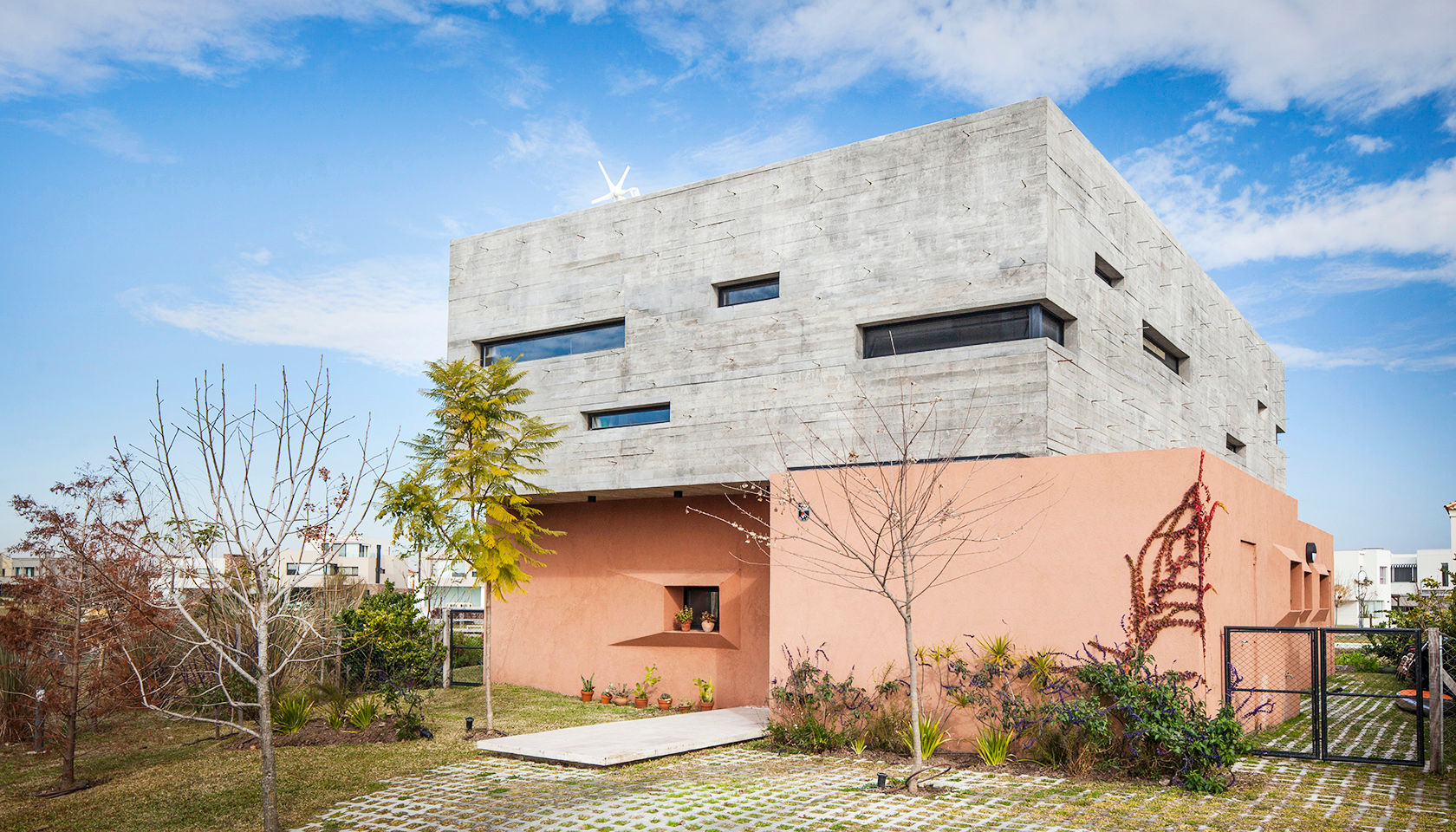 CASA SL, Speziale Linares arquitectos Speziale Linares arquitectos Casas unifamiliares