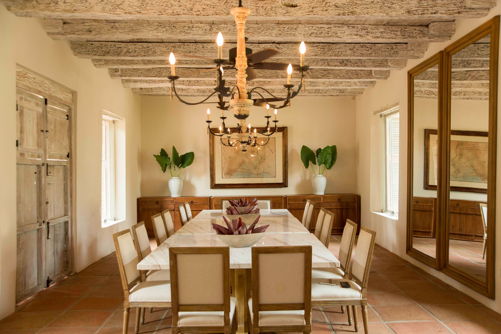 HACIENDA SANTA CRUZ DE PAPARE, Maria Teresa Espinosa Maria Teresa Espinosa Colonial style dining room