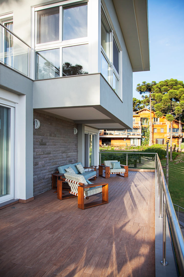 COM VISTA PARA SERRA RIOGRANDENSE , Maciel e Maira Arquitetos Maciel e Maira Arquitetos Casas unifamiliares