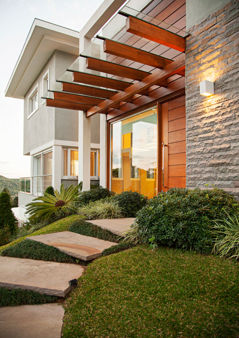 COM VISTA PARA SERRA RIOGRANDENSE , Maciel e Maira Arquitetos Maciel e Maira Arquitetos Terrace house