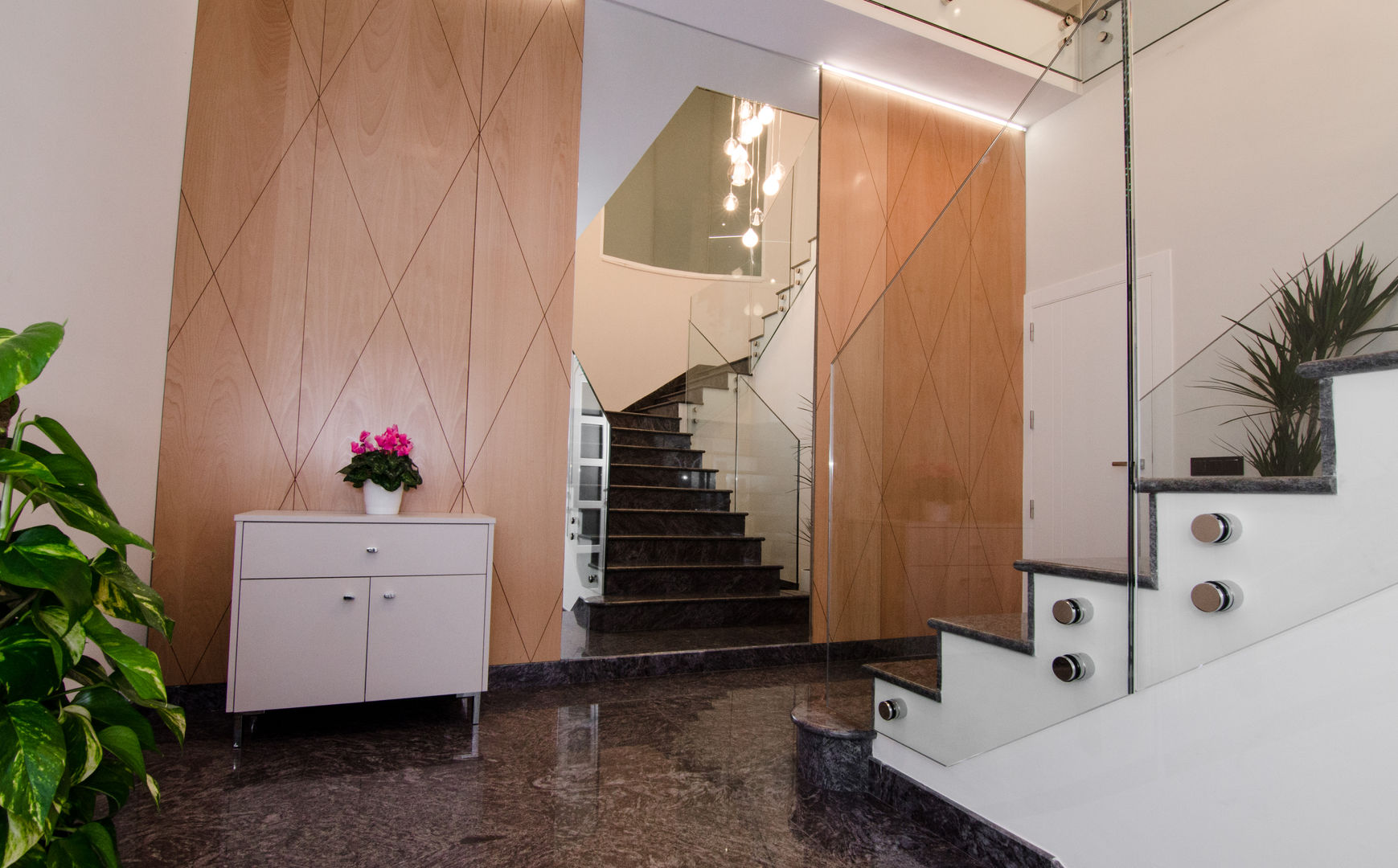 Proyecto integral vivienda diseño de espacios, CARMAN INTERIORISMO CARMAN INTERIORISMO Stairs