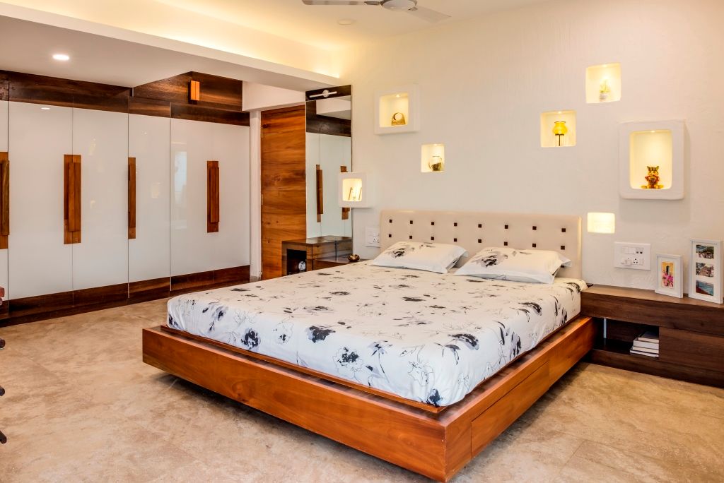 Narang Apartment : Mr. Abhilash Baldota homify Mediterranean style bedroom