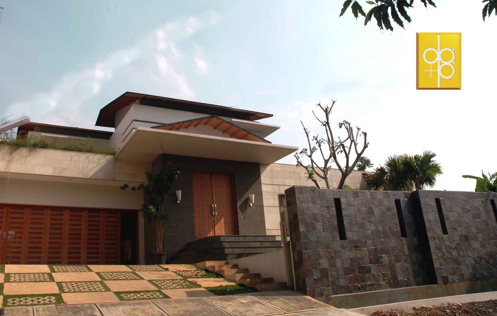 Residential_Landed_Semi-Detached House, daksaja architects and planners daksaja architects and planners Rumah Tropis Batu