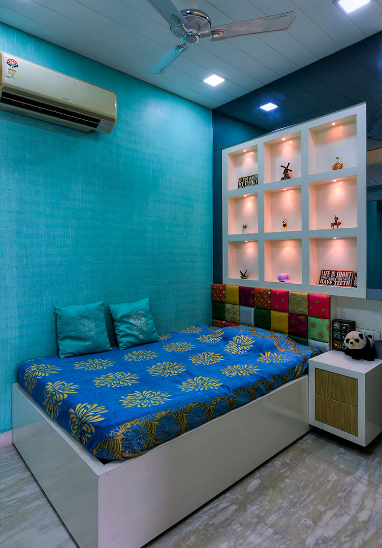 Residential Proj 2, shritee ashish & associates shritee ashish & associates Modern living Beds & headboards