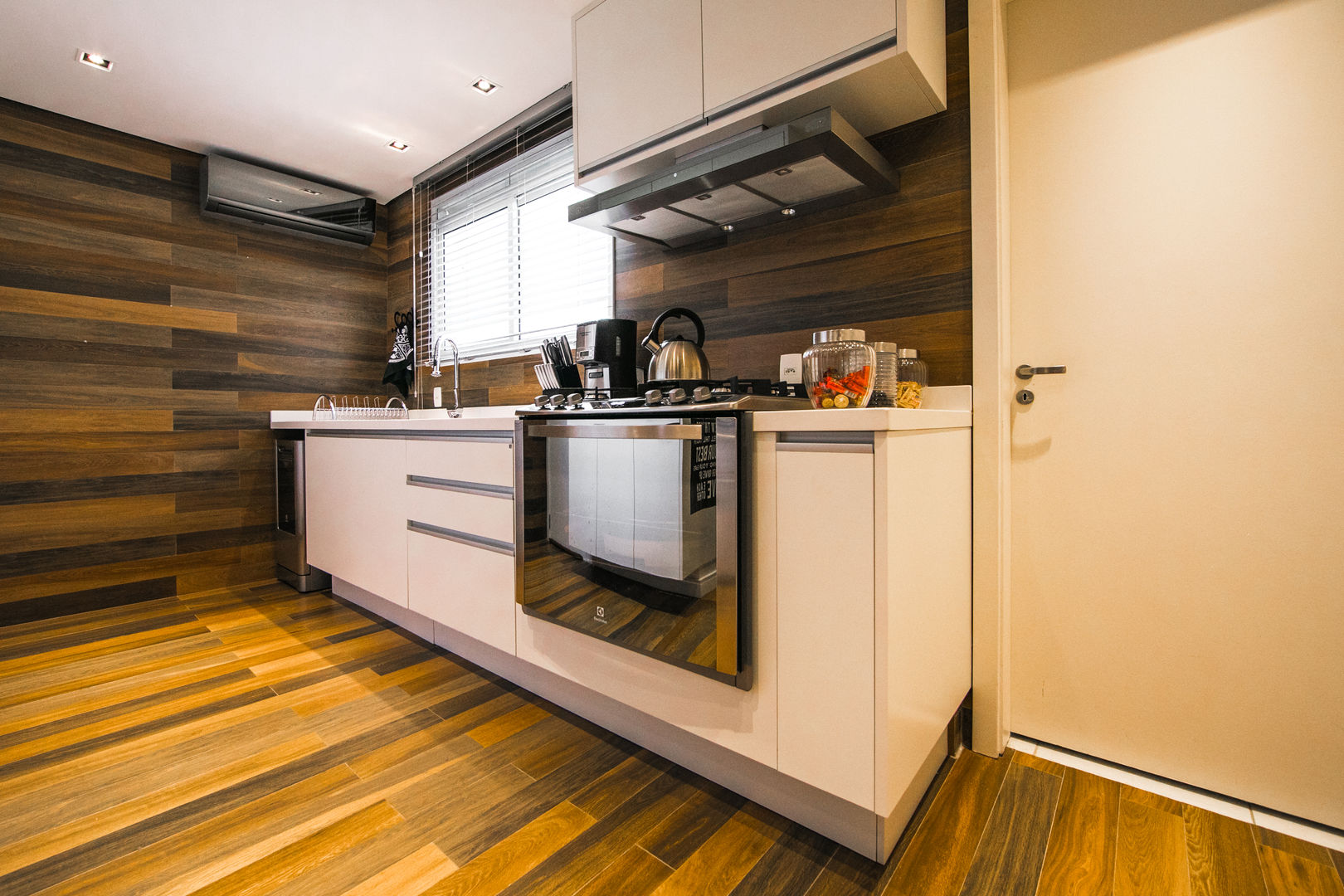 Apartamento PRA, Saia Arquitetura Saia Arquitetura Cocinas clásicas