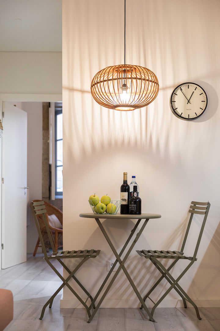 homify İskandinav Yemek Odası Sandalye & Banklar