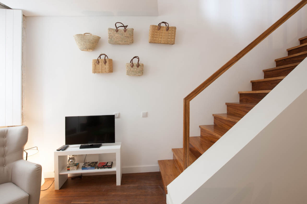 Apartamentos Rua de Trás - Alojamento turístico (7 apartamentos) - Centro do Porto, ShiStudio Interior Design ShiStudio Interior Design Stairs