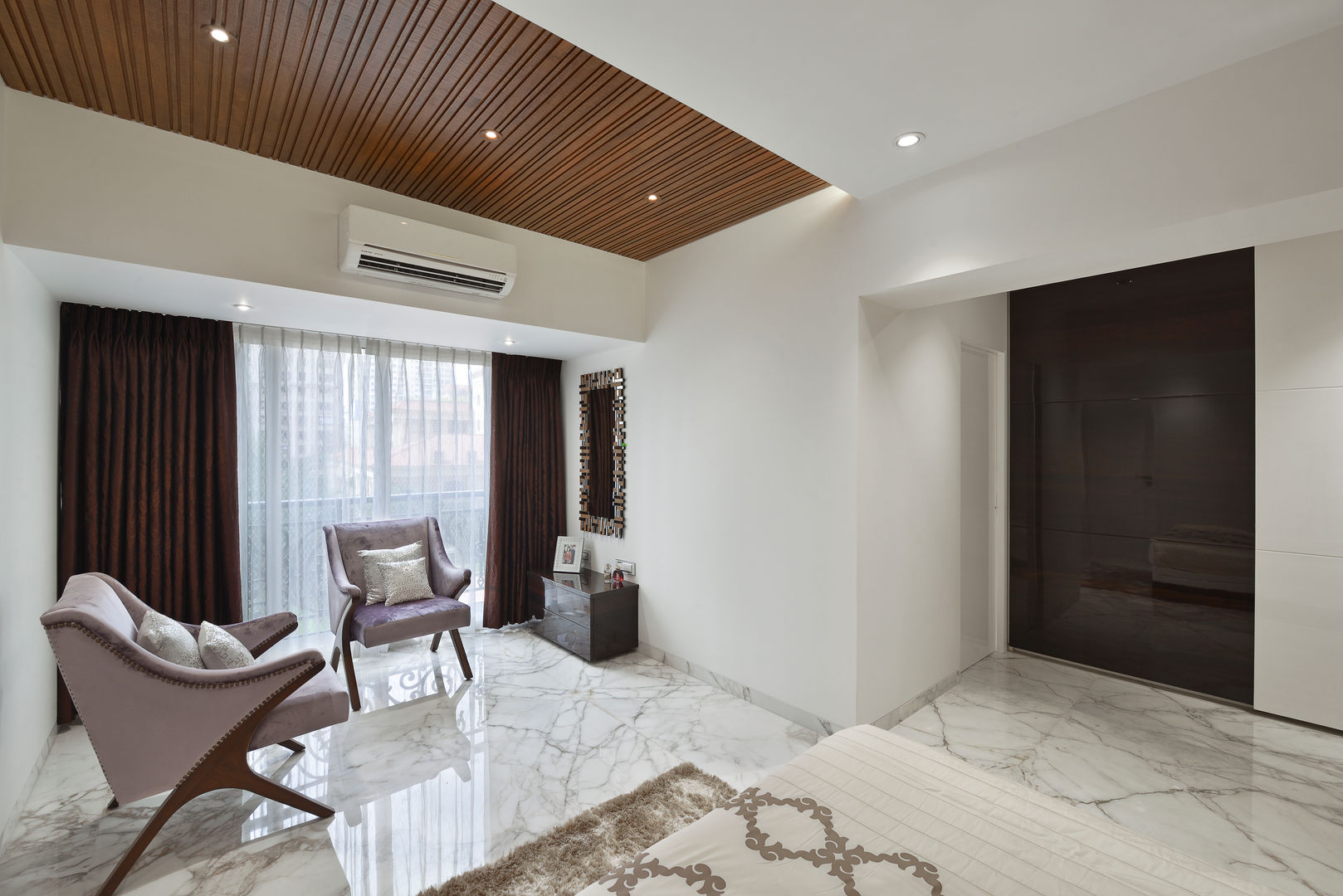 PARENTS BEDROOM Milind Pai - Architects & Interior Designers Minimalist bedroom