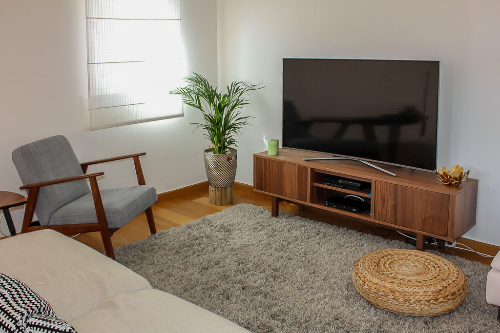 homify Salas modernas Muebles para televisión y equipos