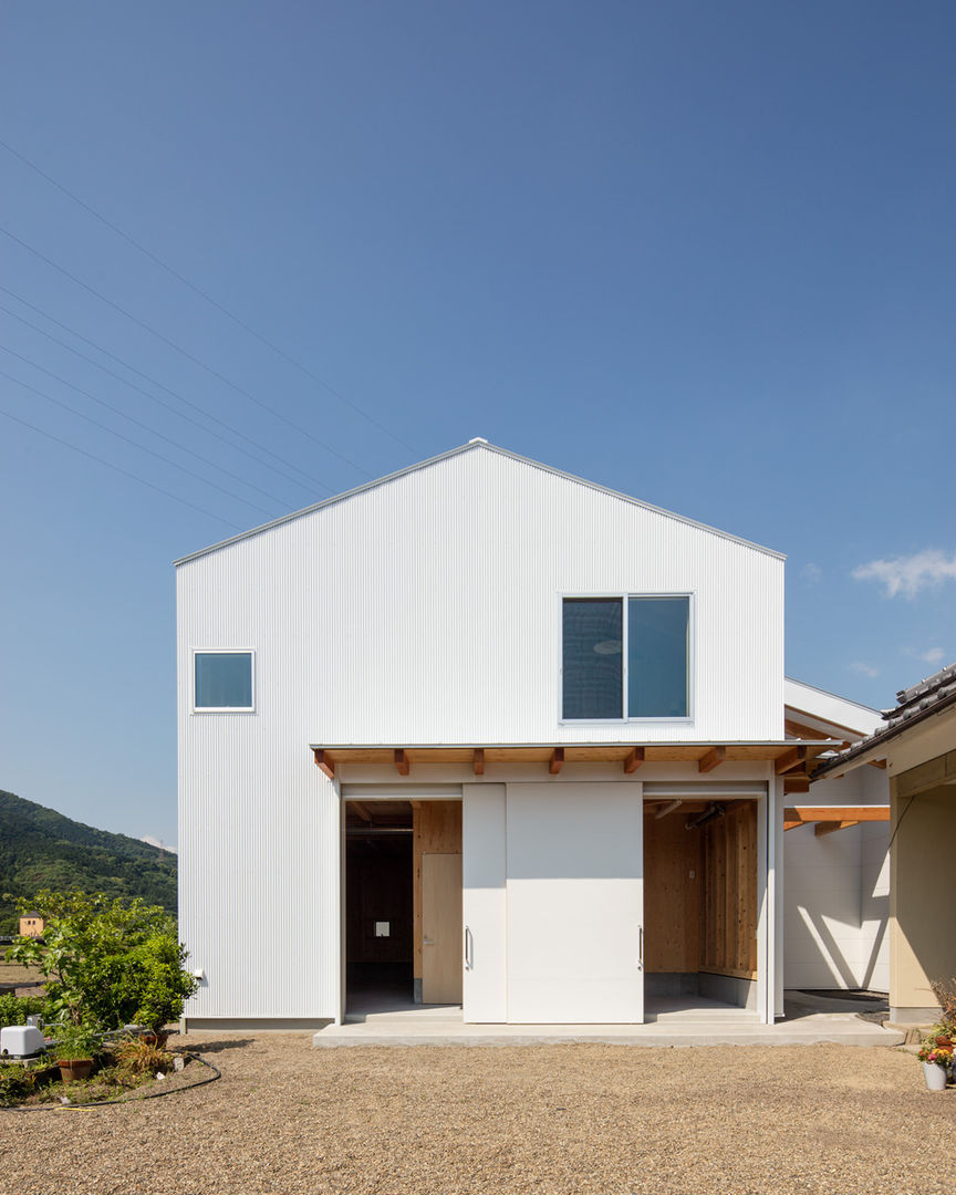 House-St, 伊藤憲吾建築設計事務所 伊藤憲吾建築設計事務所 Wooden houses میٹل