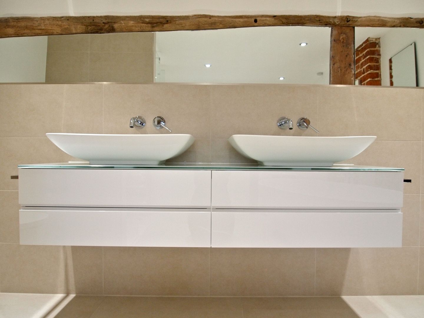 Stylish Grade II Bathroom, DeVal Bathrooms DeVal Bathrooms Baños de estilo moderno