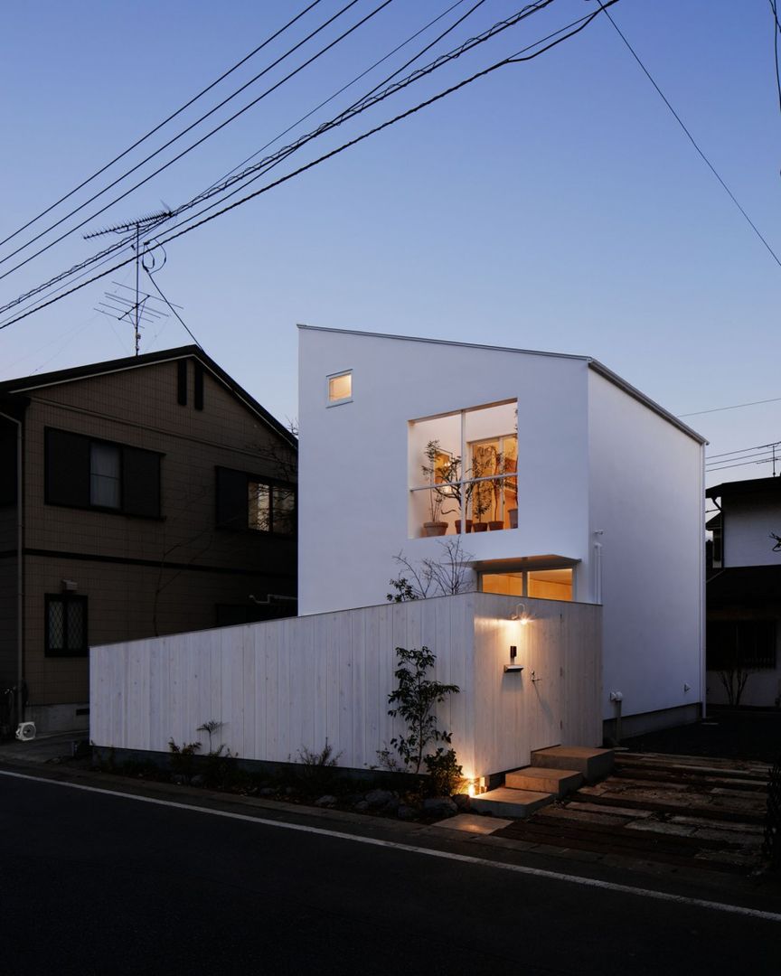 外観 前田工務店 木造住宅 木 木目調 空,昼間,財産,建物,工場,窓,路面,架空送電線,アスファルト,電気