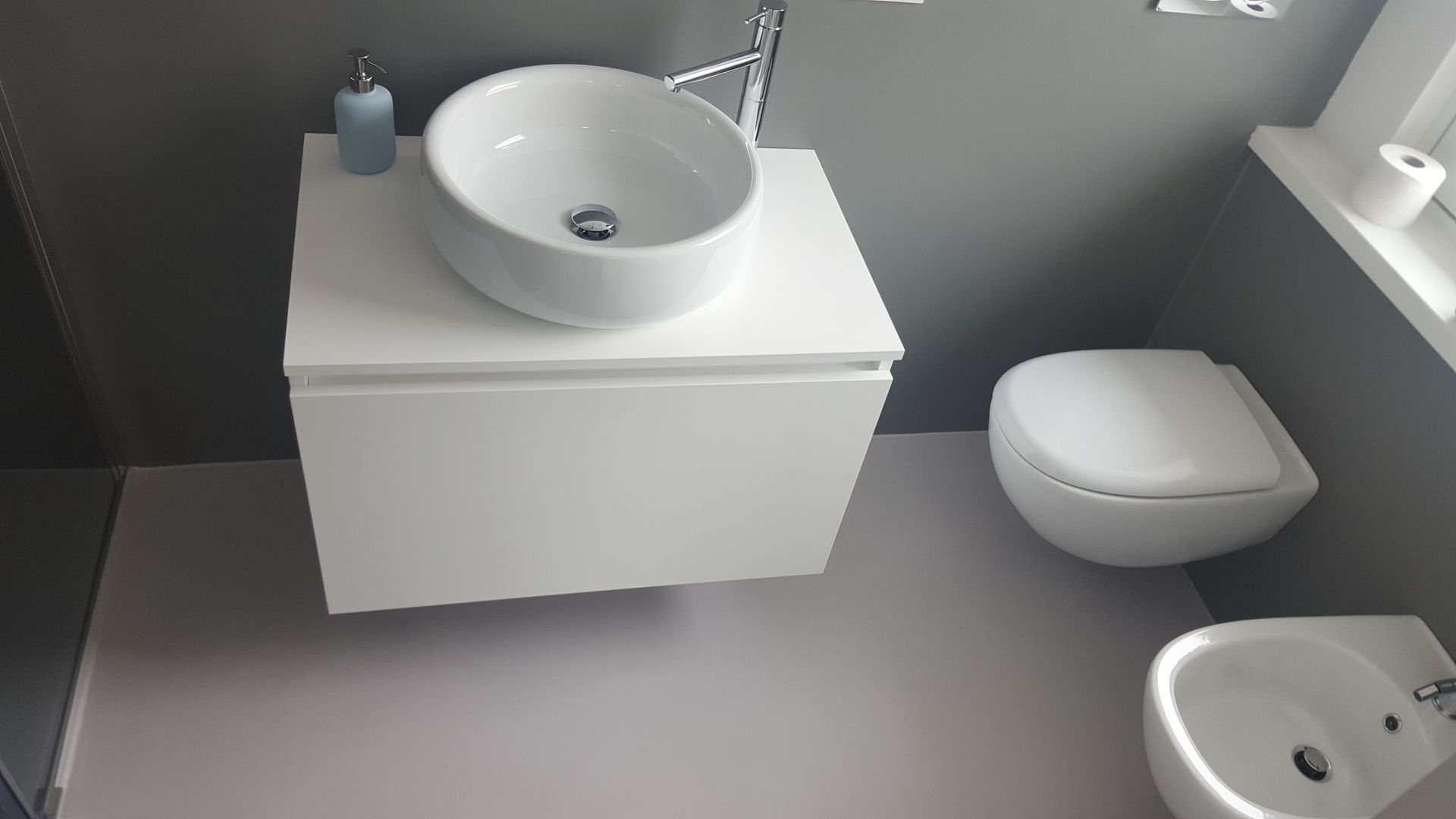 Pavimenti e pareti in resina per il bagno, COVERMAX RESINE COVERMAX RESINE حمام