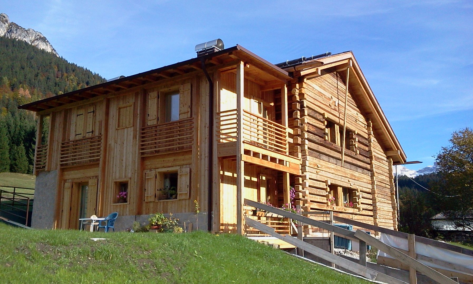 Legno e pietra Woodbau Srl Casa prefabbricata Legno casa in legno,casa di legno,rivestimento,legno,larice,rivestimento larice,casa di montagna
