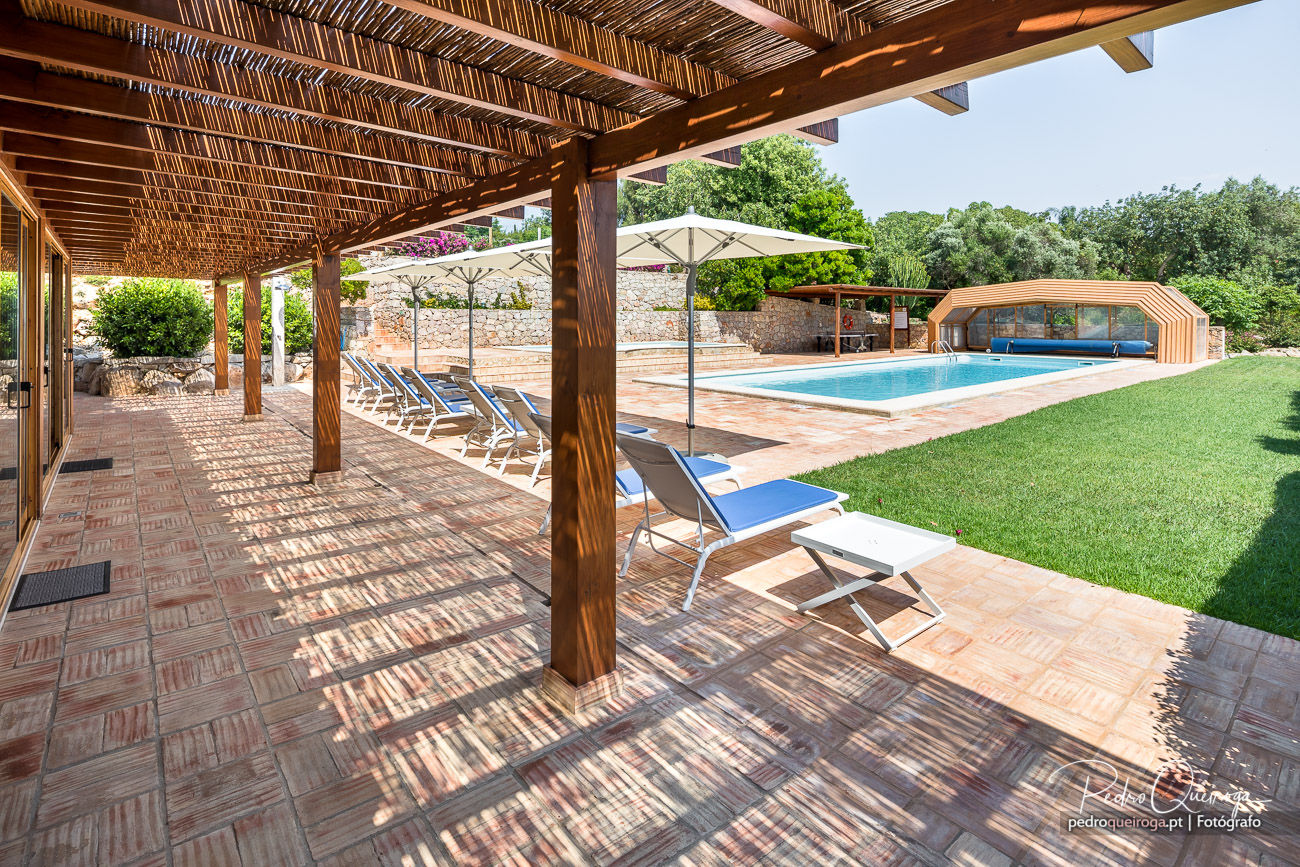 Alpendre de Apoio à Piscina Pedro Queiroga | Fotógrafo Varandas, marquises e terraços mediterrânicos alpendre,terraço,apoio à piscina,sombra