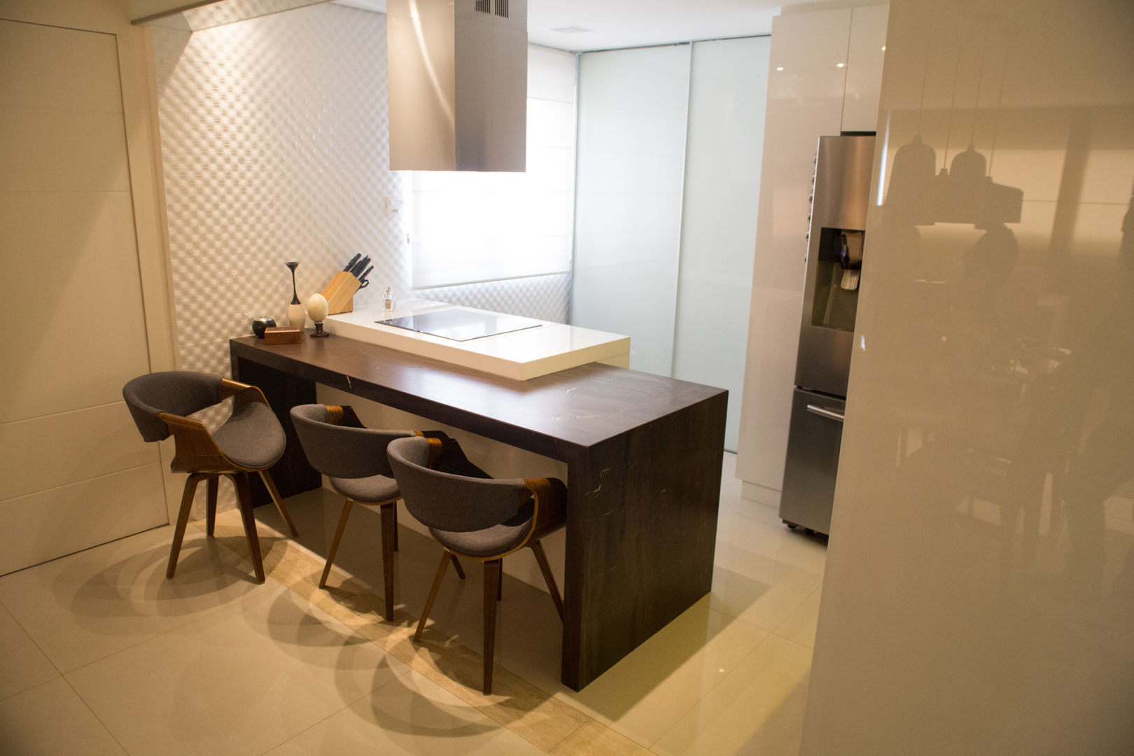 A cozinha do apartamento novo!, realizearquiteturaS realizearquiteturaS Modern style kitchen