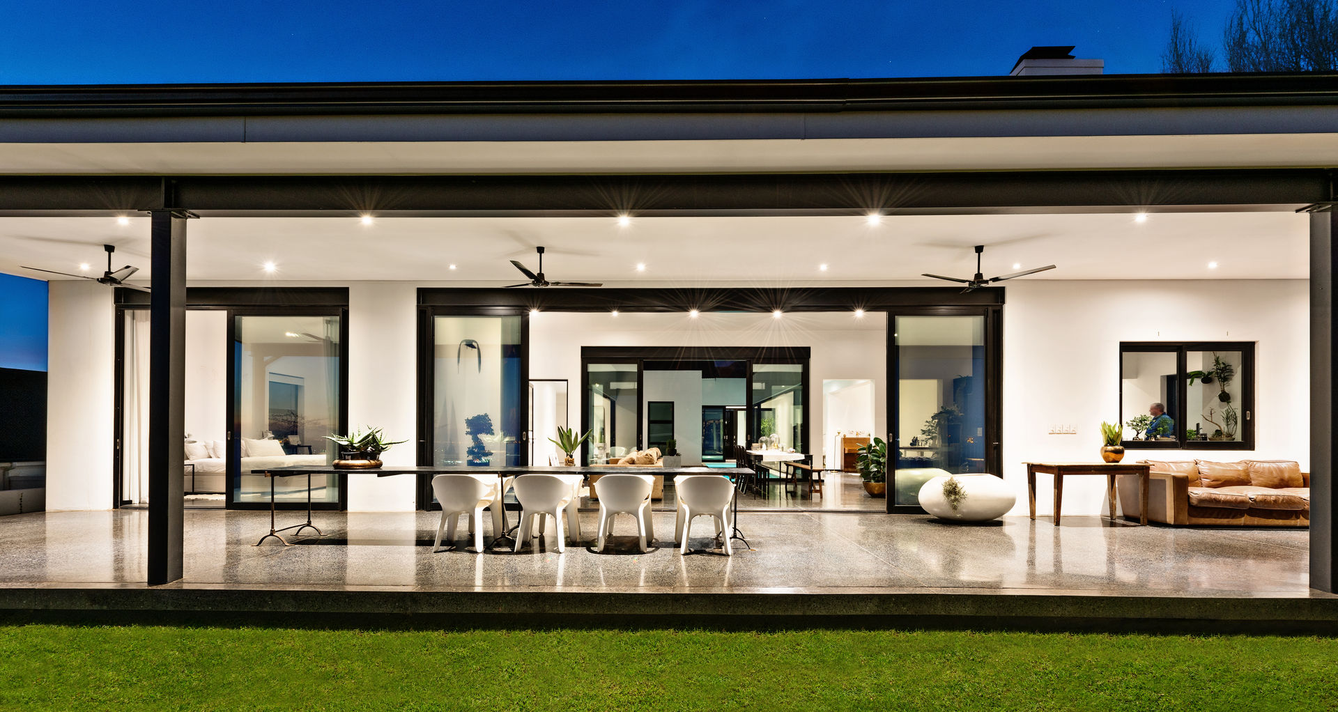 House Viljoen, covered pation, veranda, stoep. Hugo Hamity Architects Modern style balcony, porch & terrace