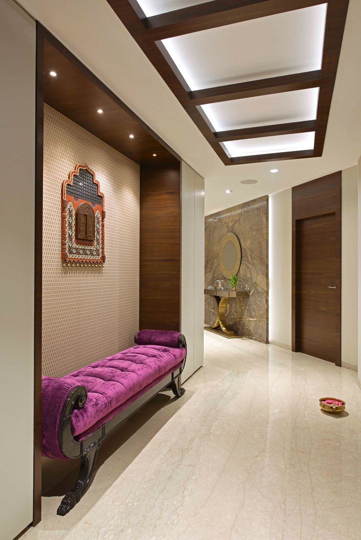 ENTRANCE FOYER Milind Pai - Architects & Interior Designers Modern Corridor, Hallway and Staircase Wood Wood effect