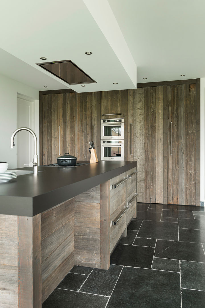 Barnwood Keuken, RestyleXL RestyleXL Industrial style kitchen Wood Wood effect