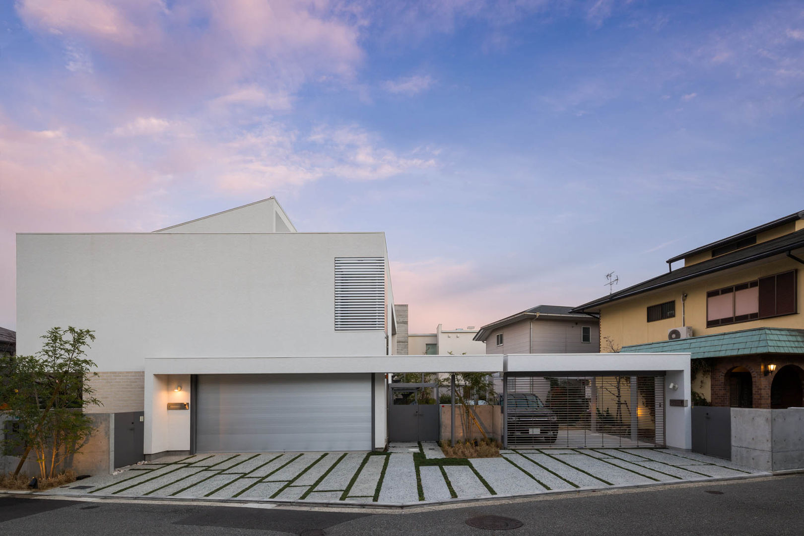 桜と暮らす家, Kenji Yanagawa Architect and Associates Kenji Yanagawa Architect and Associates Rumah Modern Kayu Wood effect