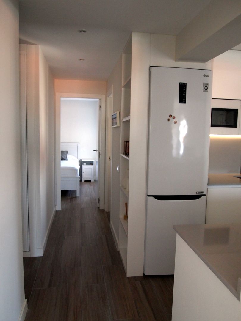 Reforma integral de piso en Carabanchel, Reformmia Reformmia Modern style kitchen