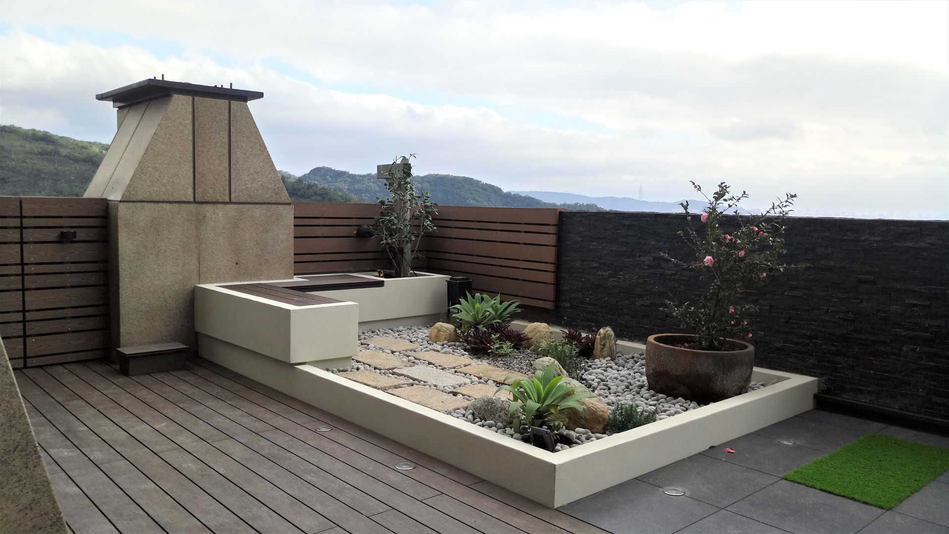 homify Jardines en la fachada