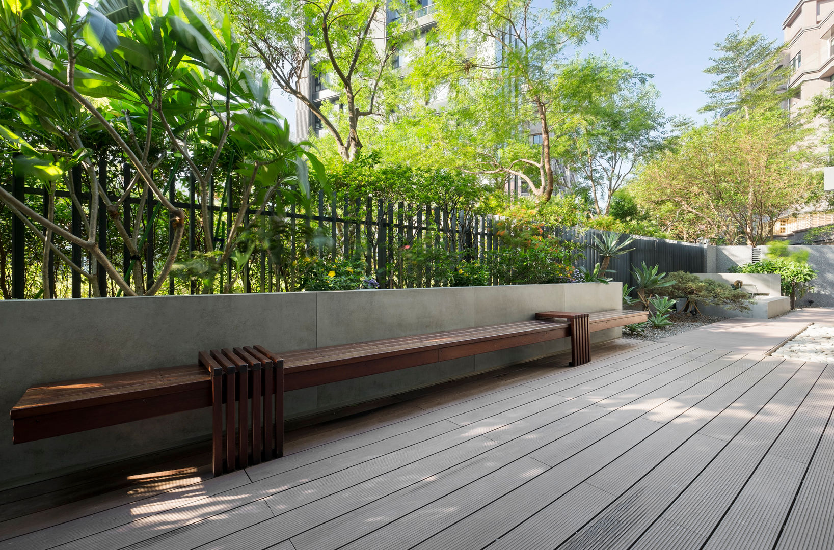 光影靜謐的庭園空間, 大地工房景觀公司 大地工房景觀公司 Classic style garden Furniture