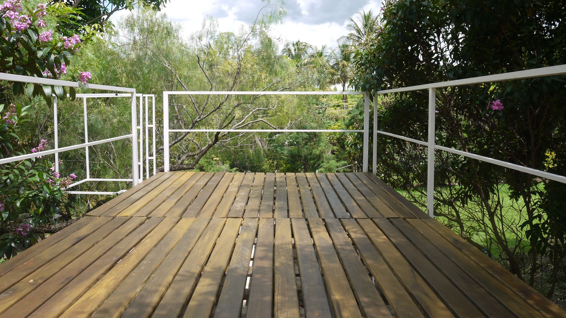 Deck superior homify deck,terraço,cobertura,ar livre,varanda,madeira,natureza