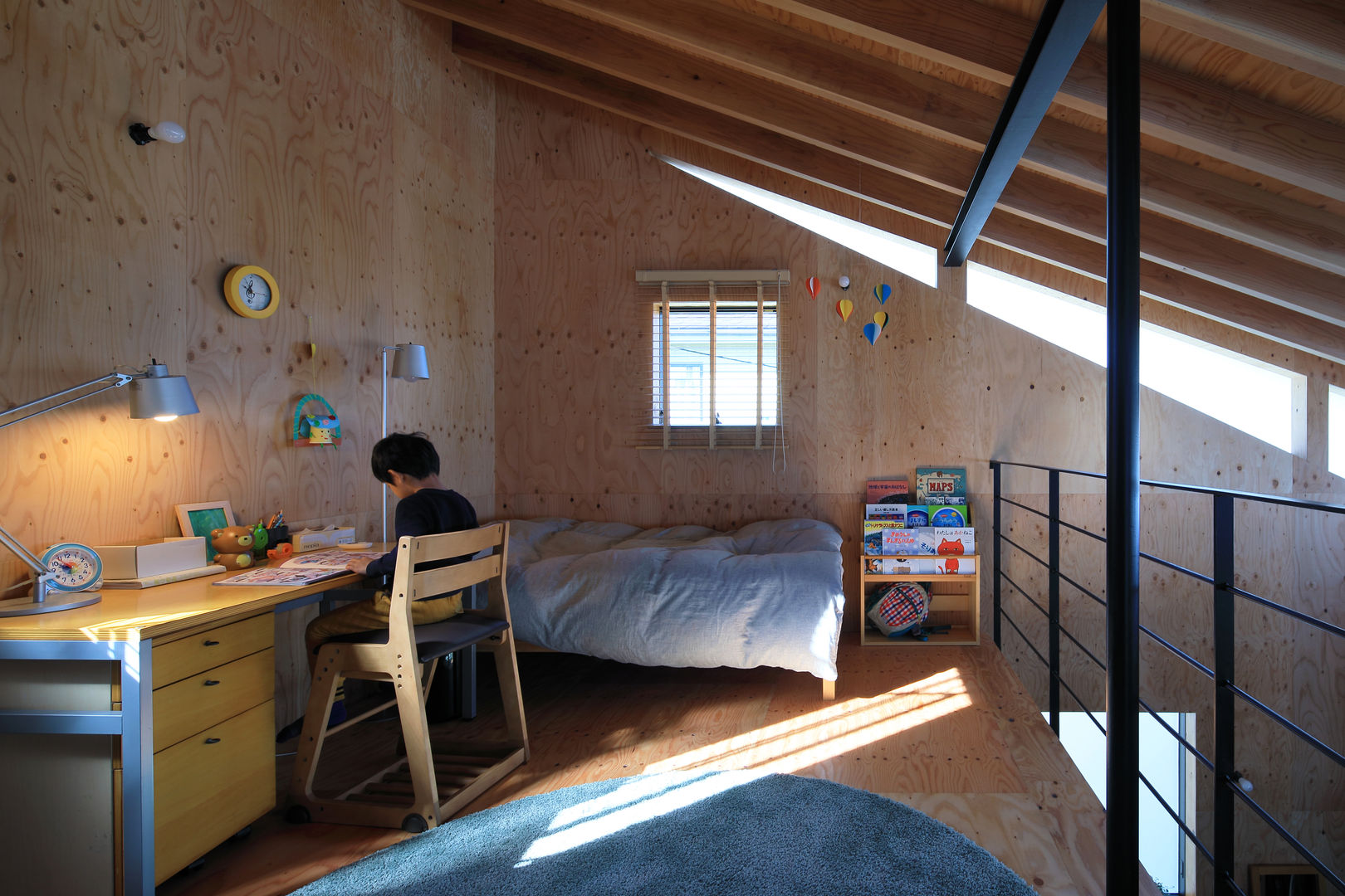 子供部屋 ㈱ライフ建築設計事務所 モダンデザインの 子供部屋