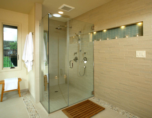 Nội thất phòng tắm không quá cầu kỳ nhưng rất tiện nghi. Công ty TNHH TK XD Song Phát Phòng tắm phong cách châu Á Đồng / Đồng / Đồng thau