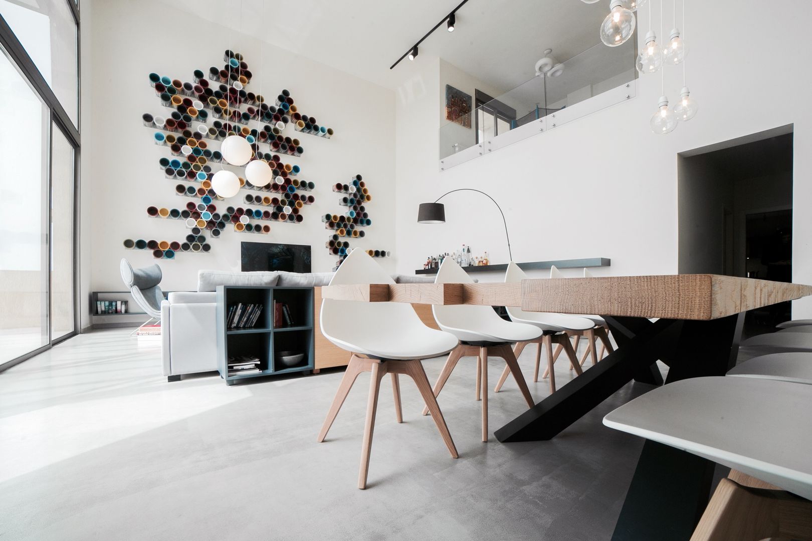 Loft Contemporáneo, Noëlla Aoun Design Studio Noëlla Aoun Design Studio غرفة السفرة