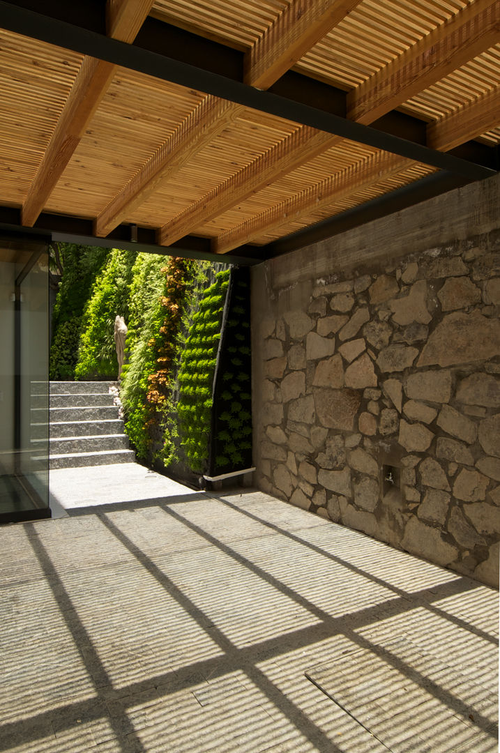 JACARANDAS HOUSE, Hernandez Silva Arquitectos Hernandez Silva Arquitectos Modern garage/shed