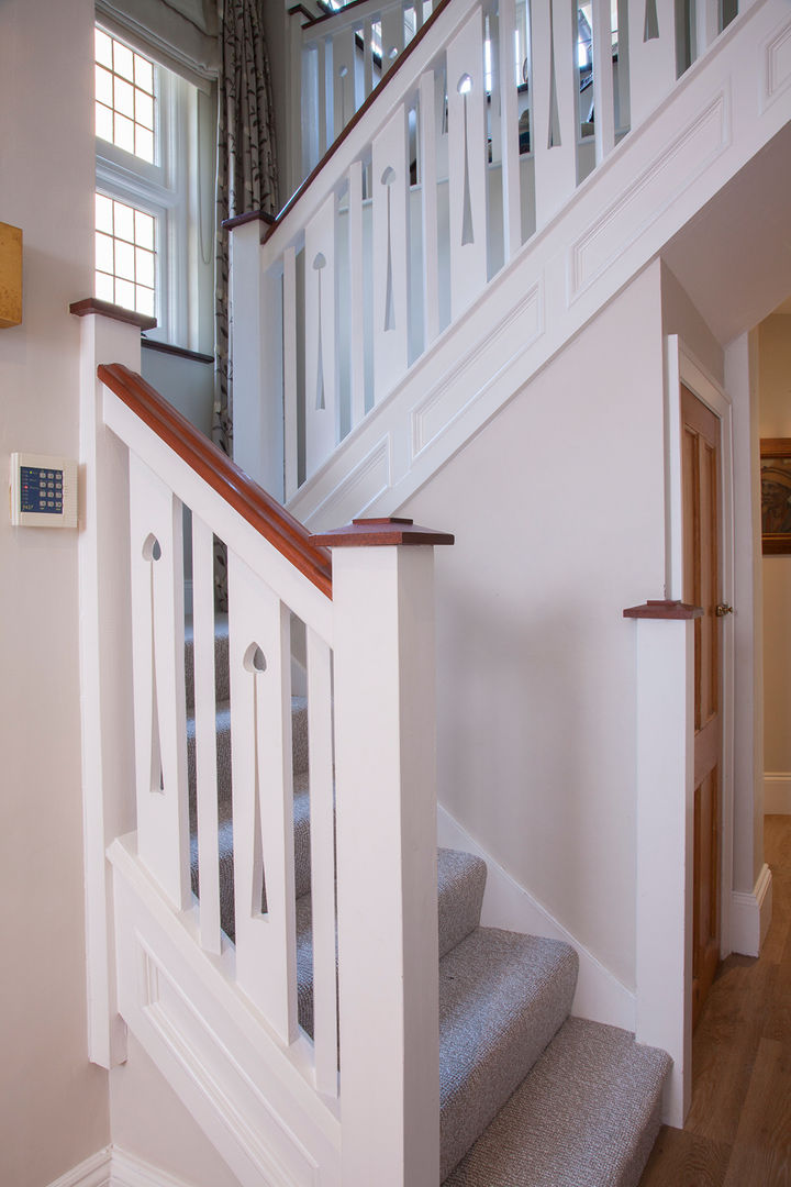West Horsley, Tailored Interiors & Architecture Ltd Tailored Interiors & Architecture Ltd Escaleras