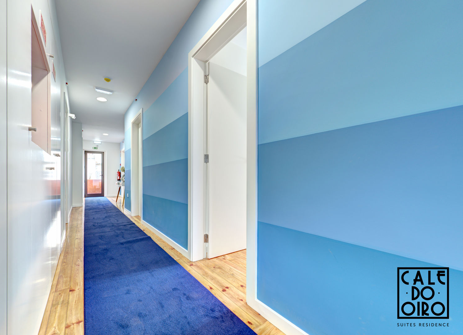 Hall homify Modern corridor, hallway & stairs