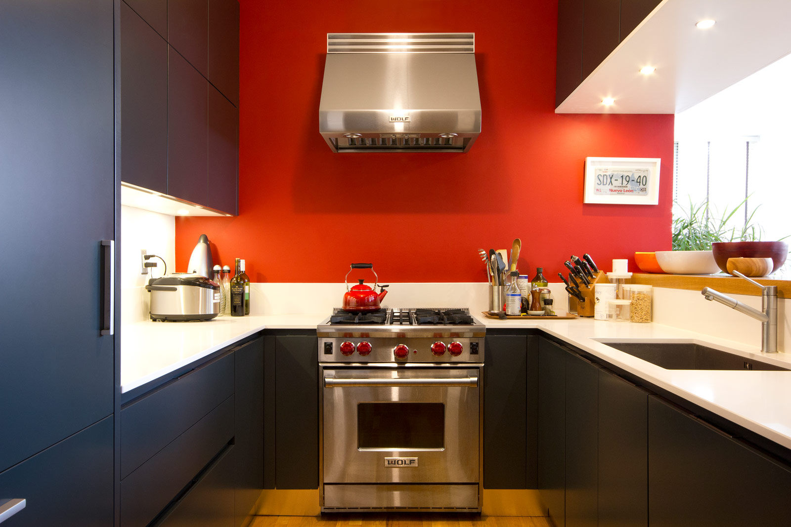 Tribeca | Kitchen GD Arredamenti Built-in kitchens MDF GD Arredamenti,GeD cucine,GD cucine,extractor hood,black kitchen,traditional kitchen,kitchen floor,modular furniture,kitchen worktop,natural stone slab