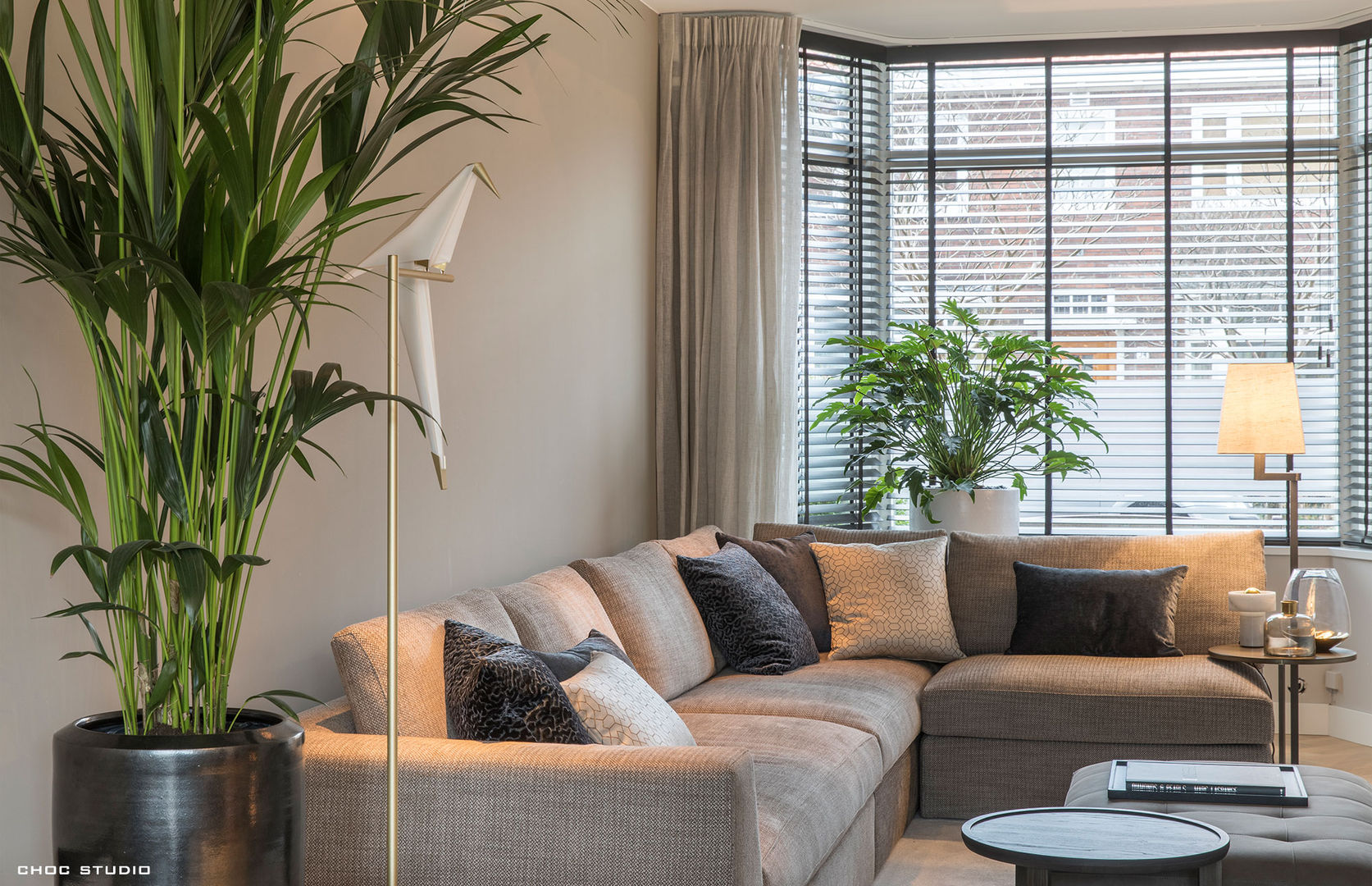 Modern maar warm - een stadswoning met unieke flair, choc studio interieur choc studio interieur غرفة المعيشة