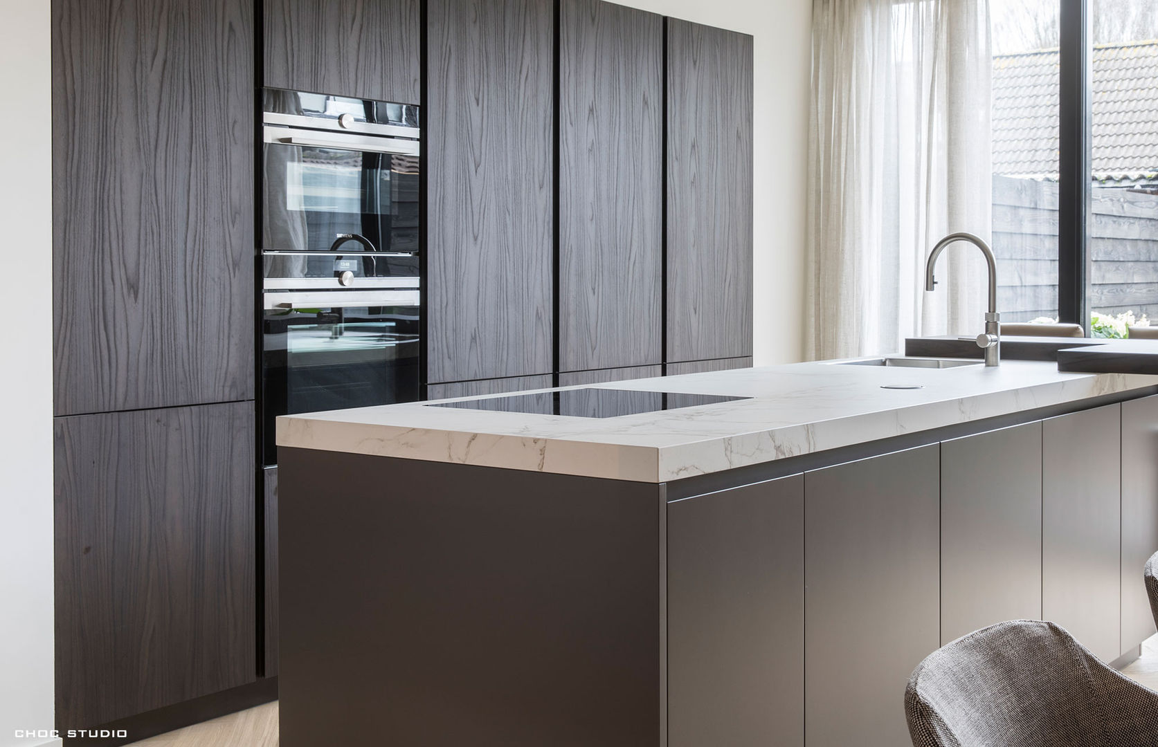 Modern maar warm - een stadswoning met unieke flair, choc studio interieur choc studio interieur Modern style kitchen