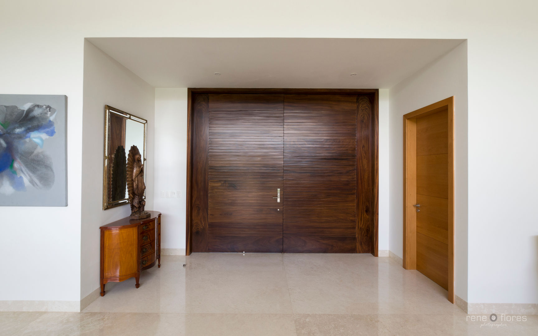 Residencia Los Jales , René Flores Photography René Flores Photography Modern style doors
