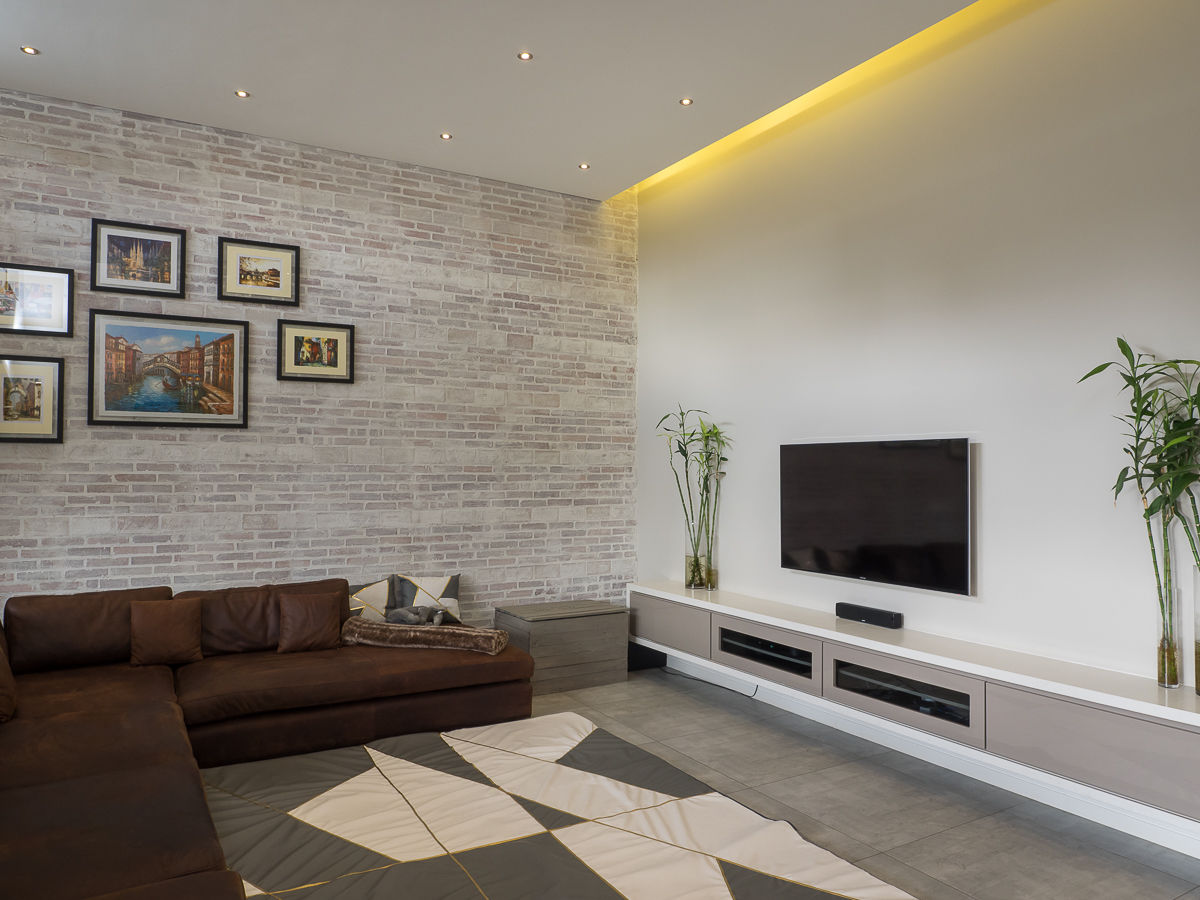 Houghton Residence: The TV room Dessiner Interior Architectural Electronics